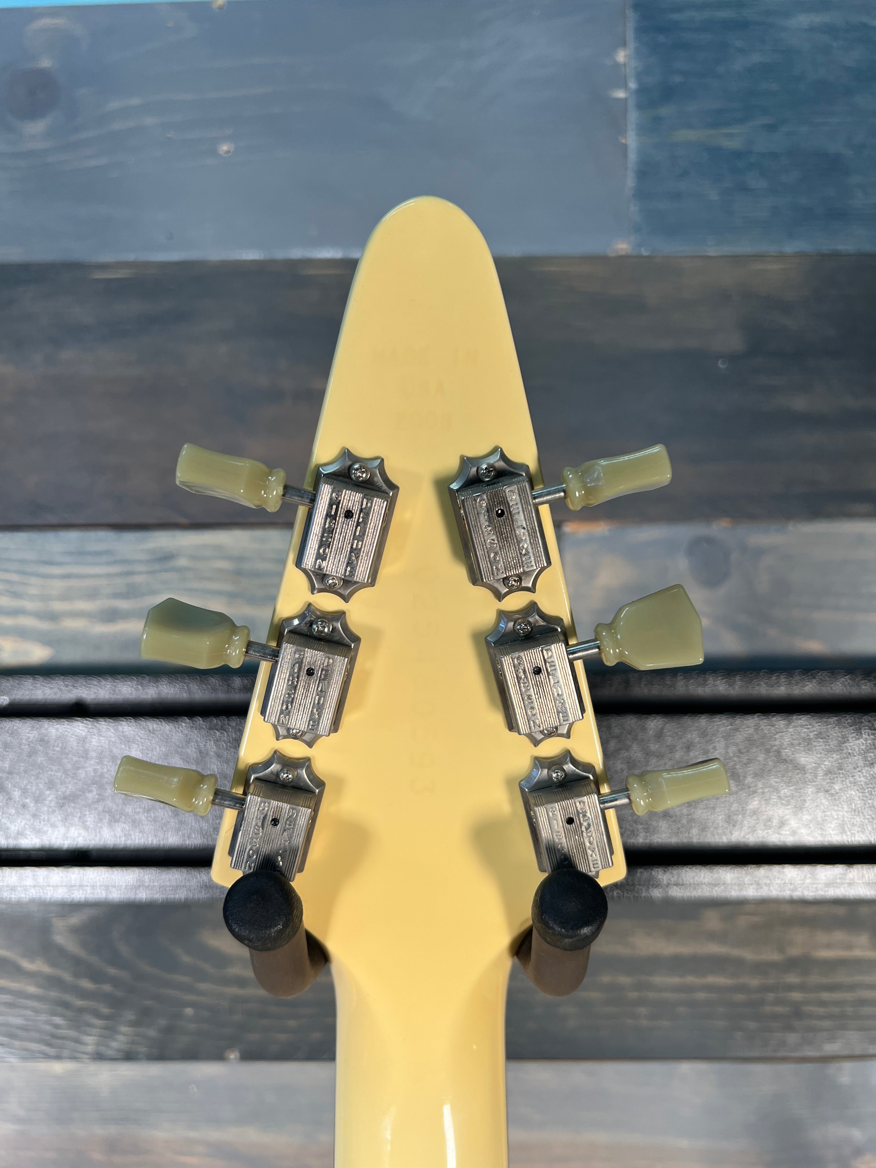 USED 2008 Gibson Flying V - Alpine White EMG HET SET