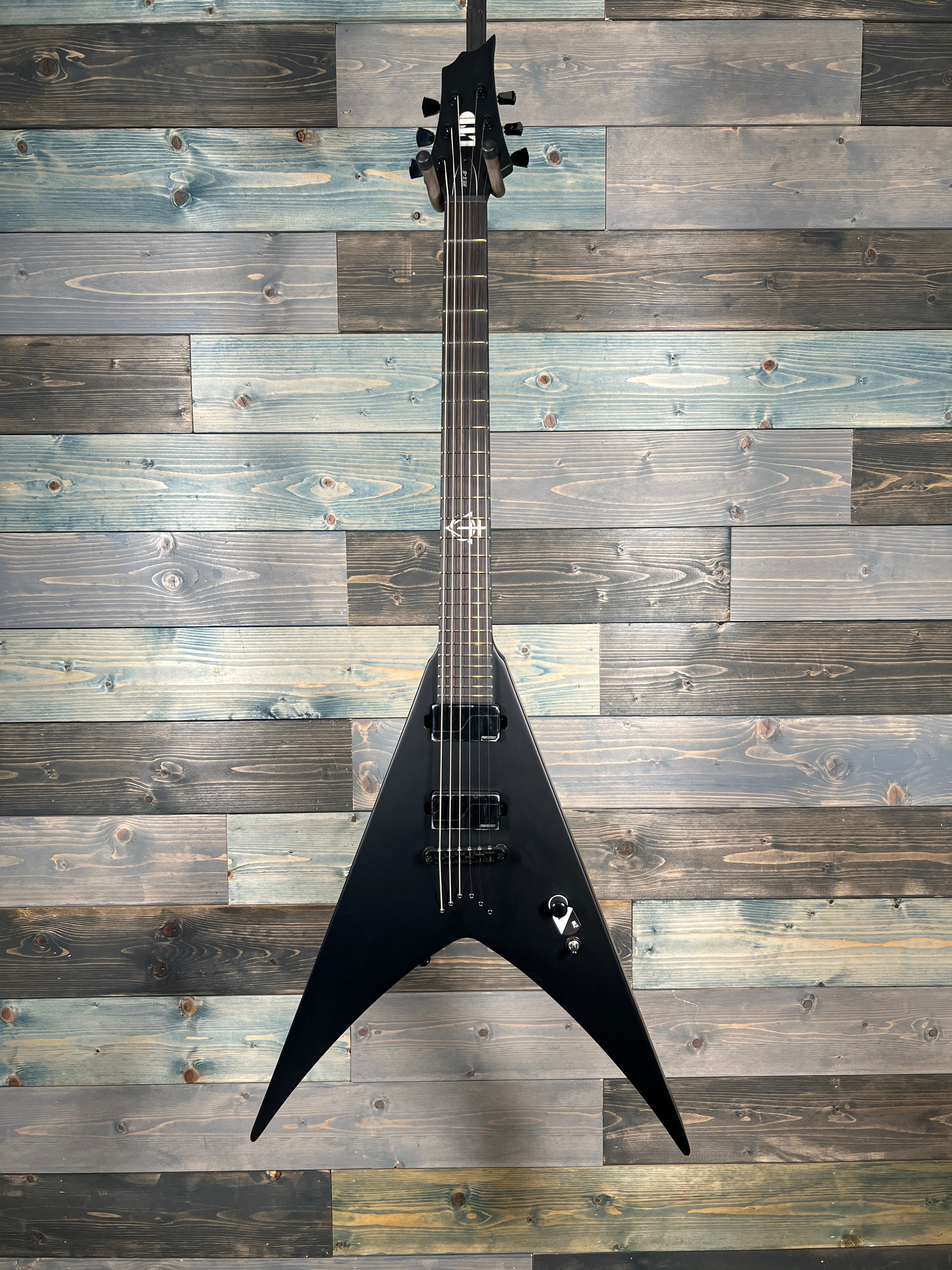 ESP LTD HEX-6 Electric - Black Satin w/Case