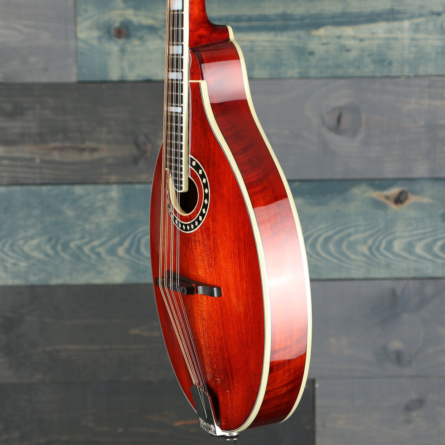 Eastman MD604 A-Style Classic Oval Hole Mandolin w/Case