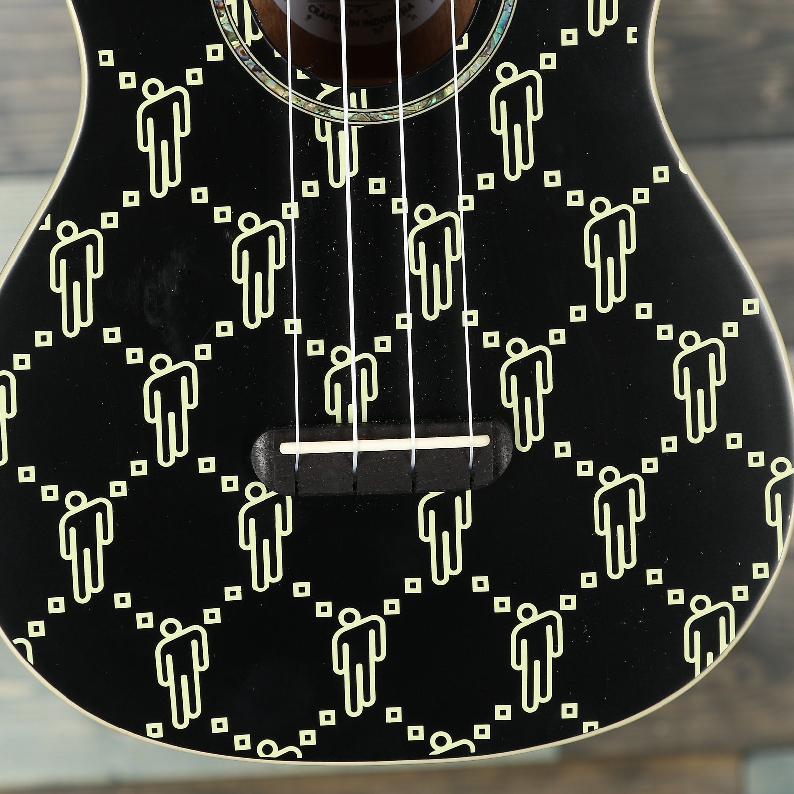 Fender Billie Eilish Uke, Walnut Fingerboard, Black