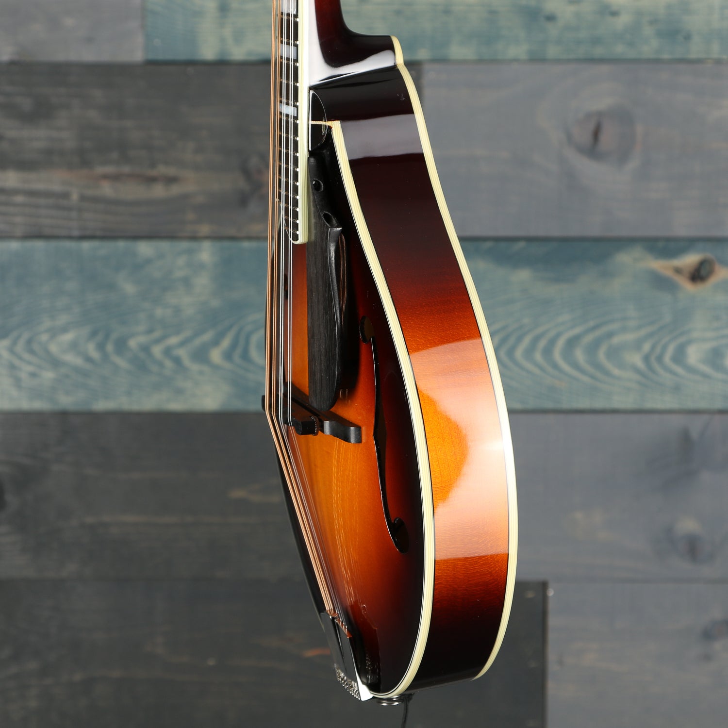 Eastman MD605 A-Style Sunburst F-Hole Mandolin w/Case