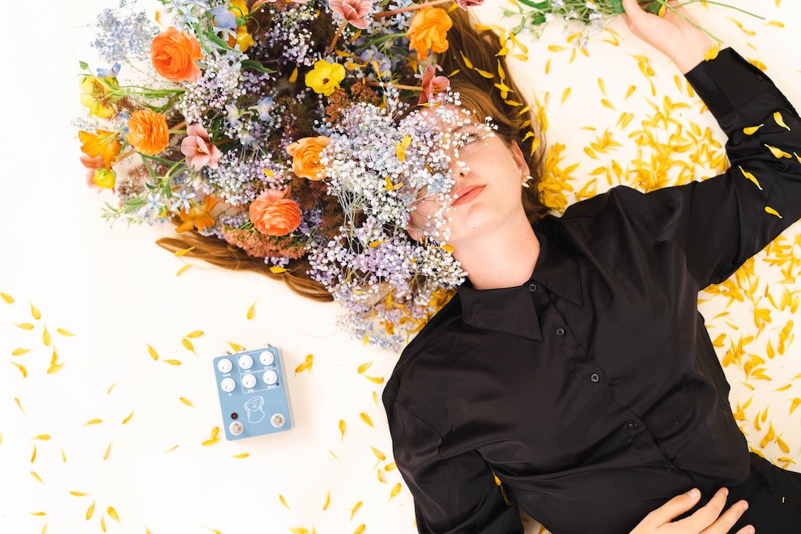 JHS Artificial Blonde Artist Signature Madison Cunningham Vibrato Pedal